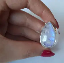 Exquisite Cut and Polish Gem Stone Ring Try A Prompt