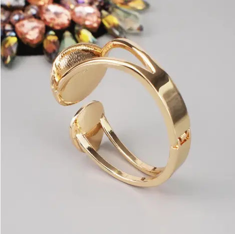 Sleek Round Slab Single Hinge Cuff Bracelet Try A Prompt