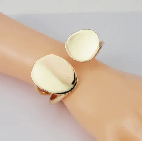 Sleek Round Slab Single Hinge Cuff Bracelet Try A Prompt